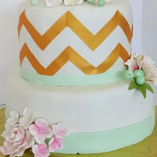 VINTAGE LOOKING CAKE