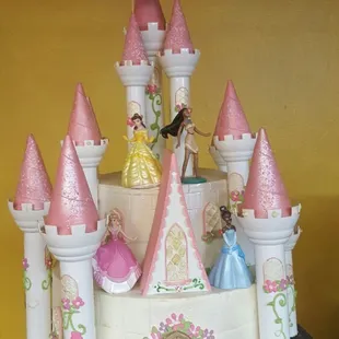 El pastel  perfecto para la  princesita  de la casa