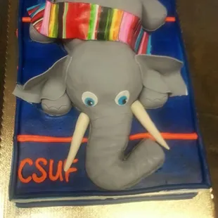 Tuffy the elephant!
#calstatefullerton
THIS CAKE IS COMPLETELY EDIBLE