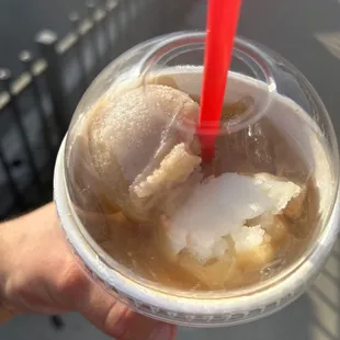 Tejuino con nieve de limón y nieve de tamarindo