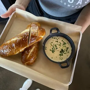 Beer cheese fondue