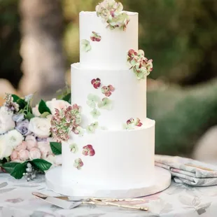Wedding cake (flowers not included)