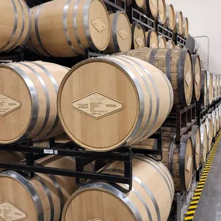 Oh the barrels! The liquor! The staff! The ambience and the food! Excellent service and highly recommend