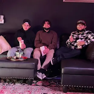 Free Popcorn  and Drinks !!