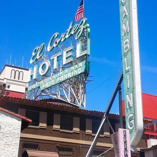 Las Vegas Walking Tours (888) 571-6587 to Book Today