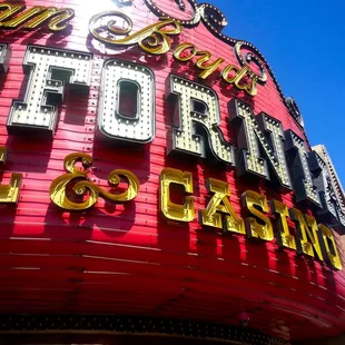 Las Vegas Walking Tours (888) 571-6587 to Book Today