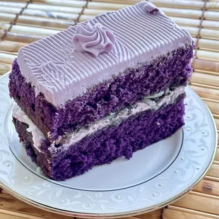 Ube-Macapuno Slice. *:｡ﾟUbe-licious! *:｡ﾟ Thank you Edwin and Sophia, Rey and I ENJ(･‿･)YED everything this evening!