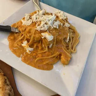Chicken with vodka sauce, crab, shrimp, linguini. Fantastic!