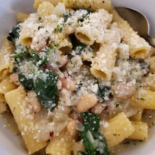 Spinach & Beans Over Rigatoni