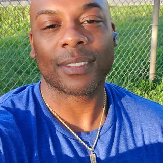 Ellis R.