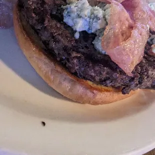 8oz burger with blue cheese and bacon