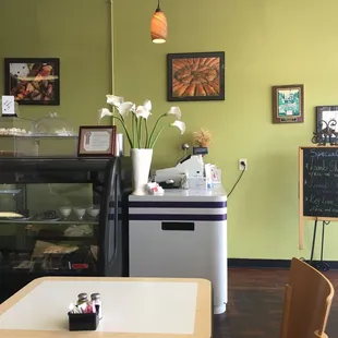 It is a clean place. I like the setting. Small n nice