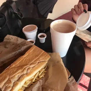 Cafe con leche . Egg sandwich