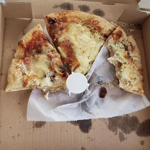 Horrible, HORRIBLE, &quot;pizza&quot;. Inexcusable. If we hadnt been STARVING, and ripped off for $32, it would have went straight into the trash
