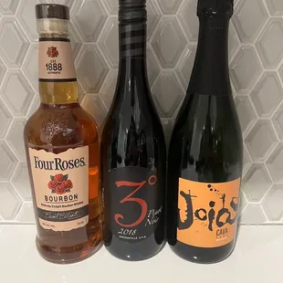 Four Roses Bourbon, Pinot Noir &amp; Cava