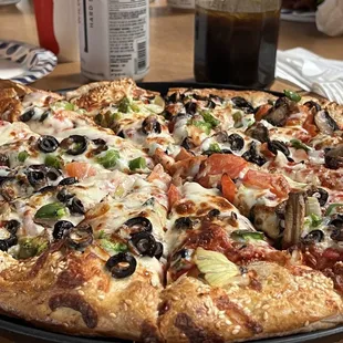 9. Vegetarian Delight Pizza - all the pizza seem to come with sesame seeds on the crust.