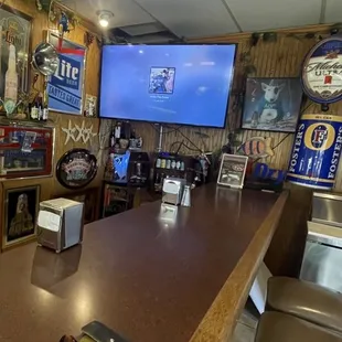 Solid old timey bar vibe