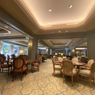 Seating area in the lobby outside the cafe