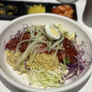 Spicy cold wheat noodle