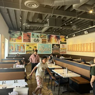sushi and sashimi, interior