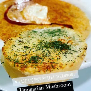 a plate of soup and bread