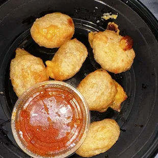 6 Mac n Cheese Nuggets