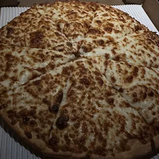 Cheese 14" Large Pizza Alfredo sauce