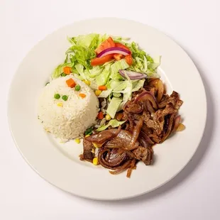 Bistek ensebollado whit rice and salad