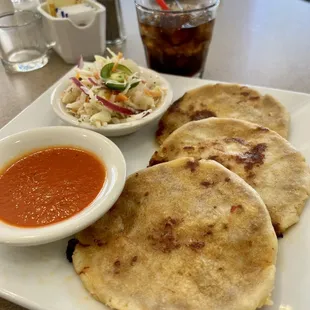 Ricas Pupusas..! Traditional Salvadorian pupusas