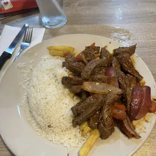 Lomo saltado