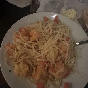Shrimp linguini