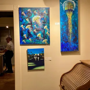 I love all the artwork in the gallery