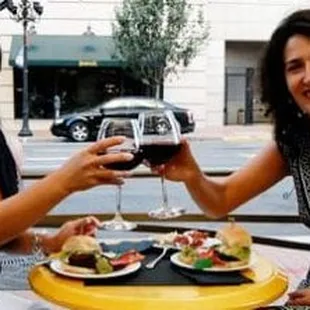 Cheers to dining al fresco!