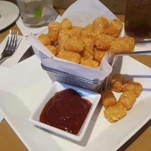 Tater Tots With Chipotle Catsup