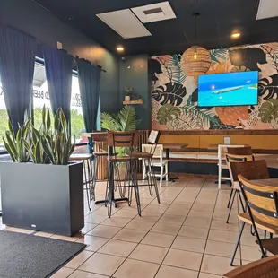 seating area with tv