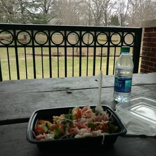 Quiet lunch from @pokebar... except for the birds!  #spring