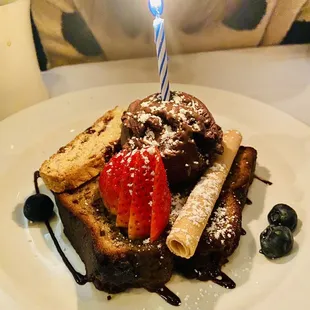 Banana bread dessert for a birthday