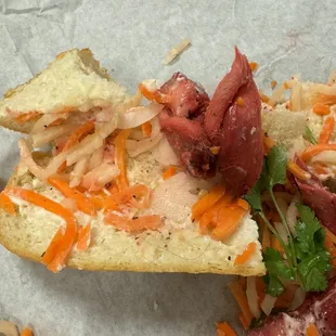 I found a strand of black hair in my banh mi!!!! Disgusting!!!!