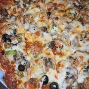 Latuff's Special Pizza