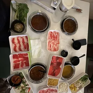 Sesame broth (1) Seafood broth (3)