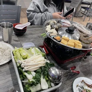 8/5 seafood hot pot must get sooo good