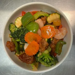 Sweet and sour gluten with veggies