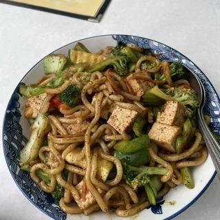Black Pepper Veggie Udon Noodles