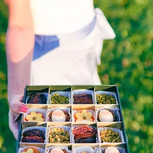 The team at Laumière Gourmet Fruits wishes everyone a very Happy Easter!  #easter #Spring #easter20 #Easterlove #Easterbasket #EasterWis