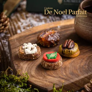 Have you check out the Cadeau De Noel Parfait Collection yet?