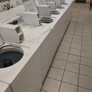 Even more non functioning washers.