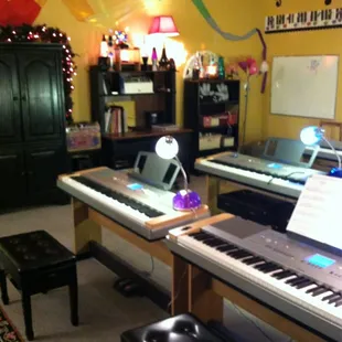 Laura teaches groups of any age to play piano in a fraction of the time and with way more fun than traditional methods!!!