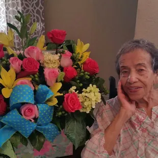 Most beautiful arrangement for a most beautiful grandmother. Laura Castillo floral design truly brought happiness into the home.