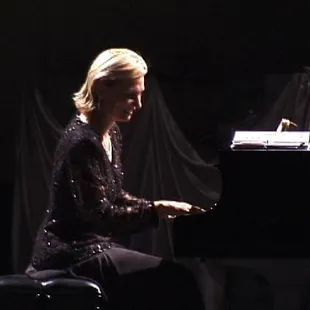 Laura Duncan is a classically trained pianist who loves teaching all ages and levels!