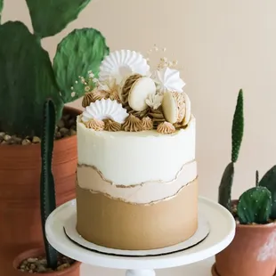 Our Dolly cake design